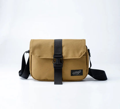 わずか330g！独自の磁気バックルと多収納で使いやすい【Chillクロスボディバッグ】