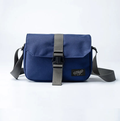 わずか330g！独自の磁気バックルと多収納で使いやすい【Chillクロスボディバッグ】